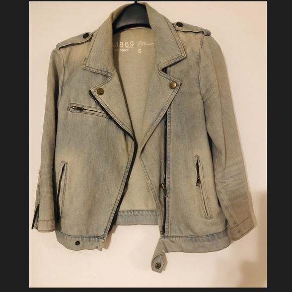 GAP Jackets & Blazers - Gap denim moto jacket
